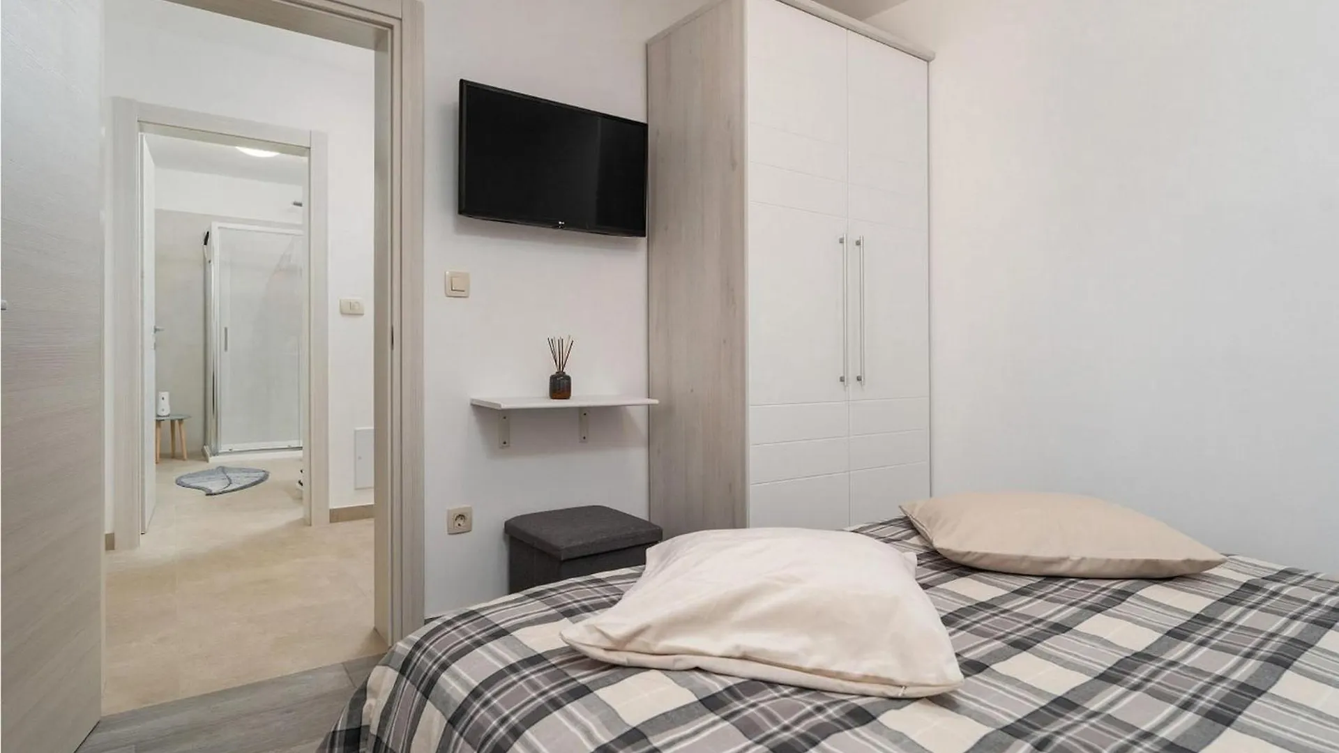 Apartman Karmela I